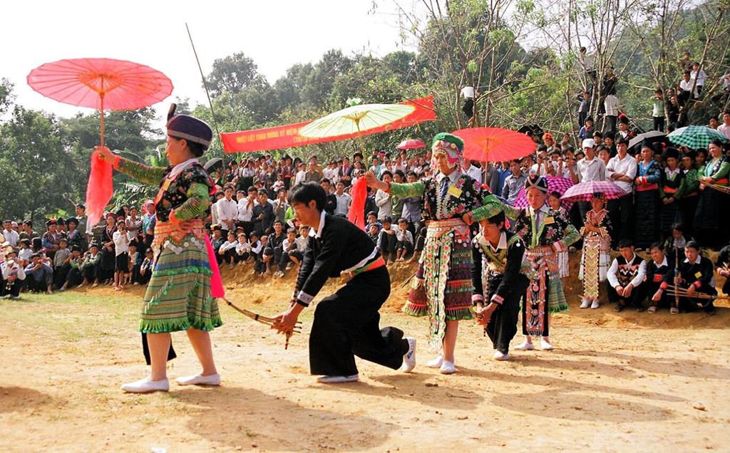 đi Sapa tham gia các lễ hội mùa xuân
