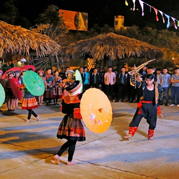 CHỢ TÌNH  –CHỐN GIAO DUYÊN  LÃNG MẠN TẠI SAPA
