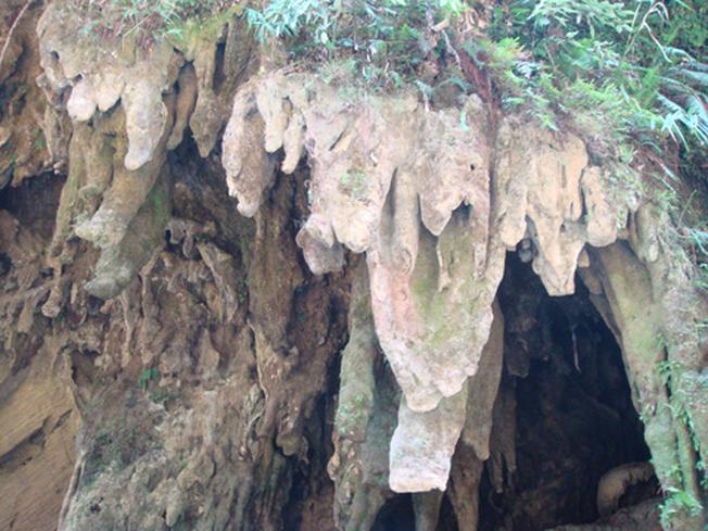 du lịch sapa bên ngoài động 